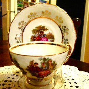 Gloria Bavaria fine porcelain Bayreuth West Germany Fragonard courting couple